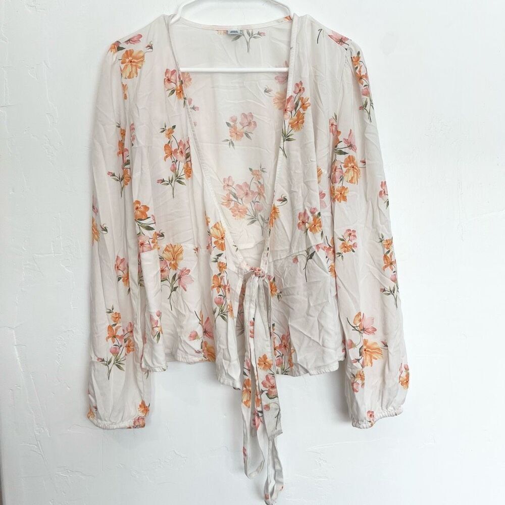 Old Navy Women’s True Wrap Long Sleeve Floral Top White Size Medium